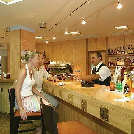 Invisa La Cala (adults Only) 圣埃乌拉利亚