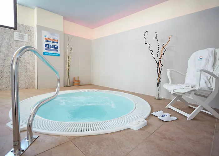 Готель Invisa La Cala (adults Only)