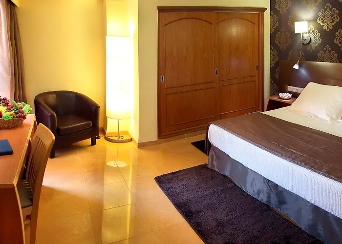 Готель Invisa La Cala (adults Only)